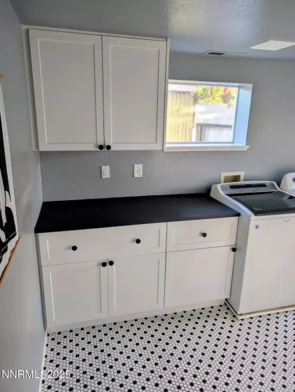 1640 Liston, Reno, Nevada 89502, 3 Bedrooms Bedrooms, ,2 BathroomsBathrooms,Residential,Residential,Liston,250052294