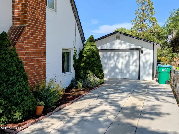 1640 Liston, Reno, Nevada 89502, 3 Bedrooms Bedrooms, ,2 BathroomsBathrooms,Residential,Residential,Liston,250052294