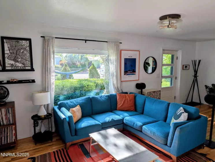 1640 Liston, Reno, Nevada 89502, 3 Bedrooms Bedrooms, ,2 BathroomsBathrooms,Residential,Residential,Liston,250052294