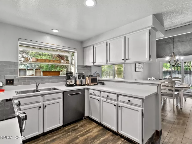 4525 Dos Rios, Reno, Nevada 89502, 3 Bedrooms Bedrooms, ,2 BathroomsBathrooms,Residential,Residential,Dos Rios,250052296