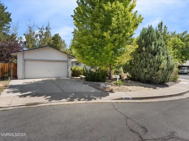4525 Dos Rios, Reno, Nevada 89502, 3 Bedrooms Bedrooms, ,2 BathroomsBathrooms,Residential,Residential,Dos Rios,250052296