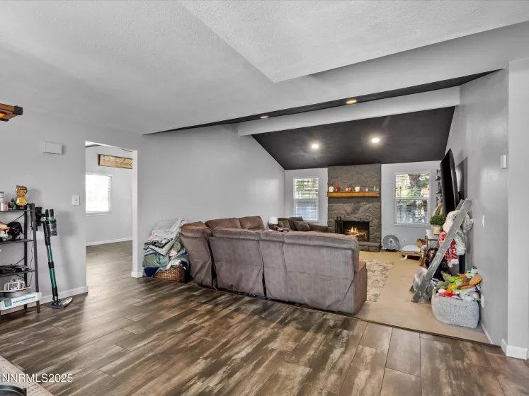 4525 Dos Rios, Reno, Nevada 89502, 3 Bedrooms Bedrooms, ,2 BathroomsBathrooms,Residential,Residential,Dos Rios,250052296