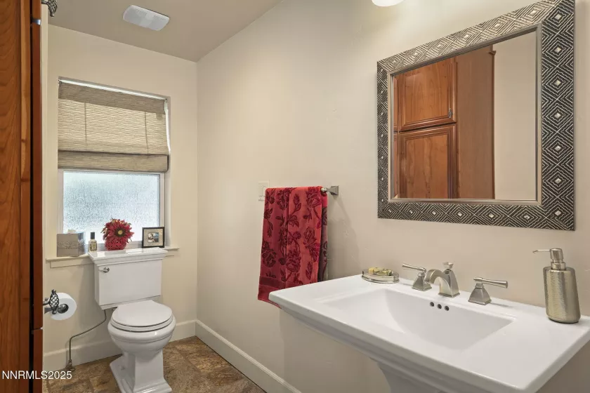 935 Foothill, Reno, Nevada 89511, 4 Bedrooms Bedrooms, ,3 BathroomsBathrooms,Residential,Residential,Foothill,250052304