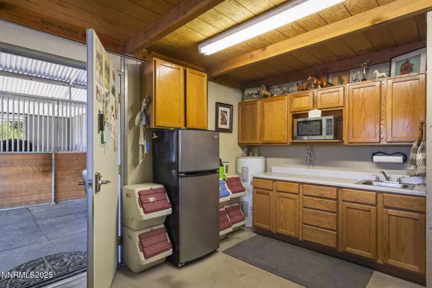 935 Foothill, Reno, Nevada 89511, 4 Bedrooms Bedrooms, ,3 BathroomsBathrooms,Residential,Residential,Foothill,250052304
