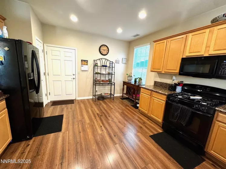11044 Lamour, Reno, Nevada 89521, 3 Bedrooms Bedrooms, ,3 BathroomsBathrooms,Residential,Residential,Lamour,250052306