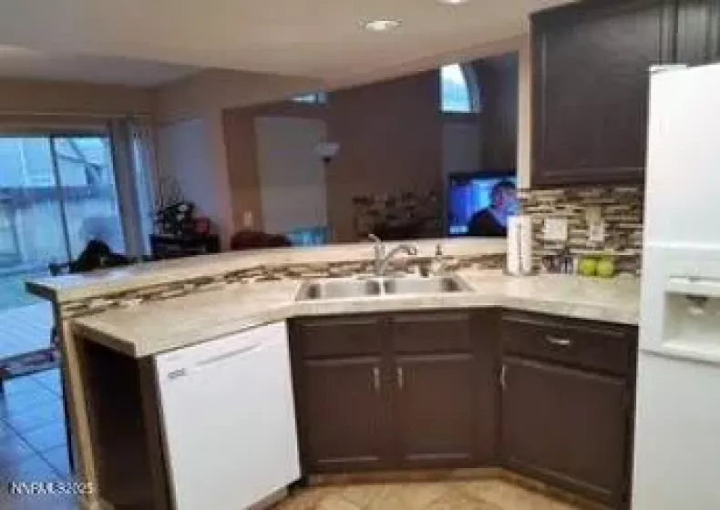 1544 Woodhaven, Sparks, Nevada 89434, 2 Bedrooms Bedrooms, ,3 BathroomsBathrooms,Residential,Residential,Woodhaven,250052192