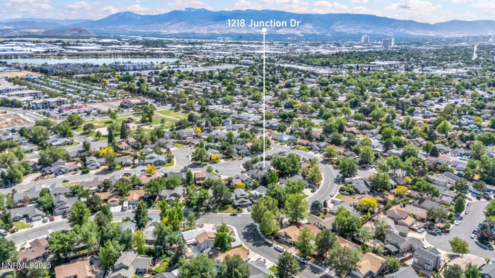 1218 Junction, Sparks, Nevada 89434, 2 Bedrooms Bedrooms, ,2 BathroomsBathrooms,Residential,Residential,Junction,250052194