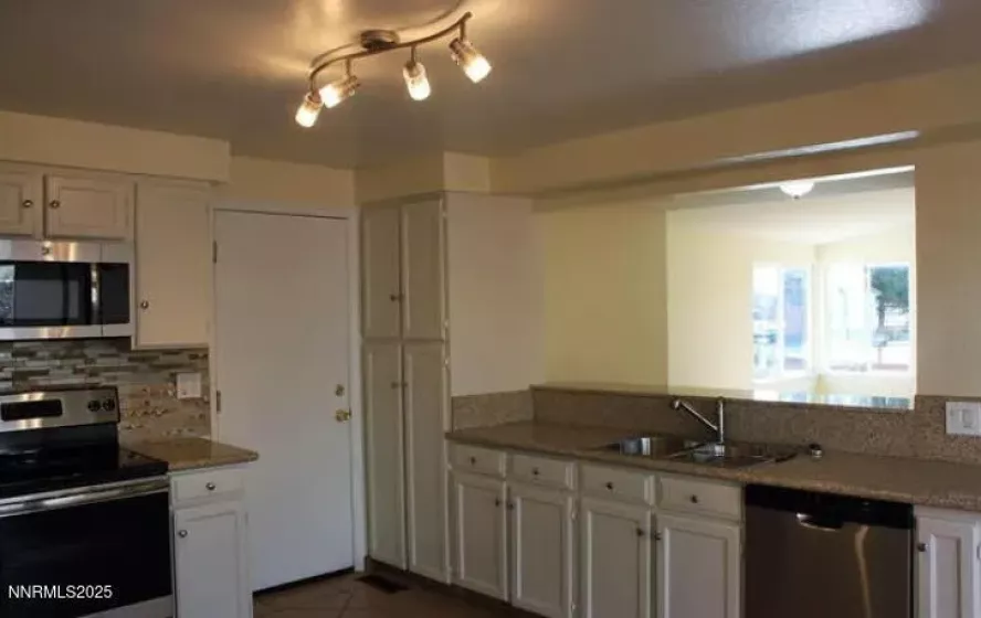 1218 Junction, Sparks, Nevada 89434, 2 Bedrooms Bedrooms, ,2 BathroomsBathrooms,Residential,Residential,Junction,250052194