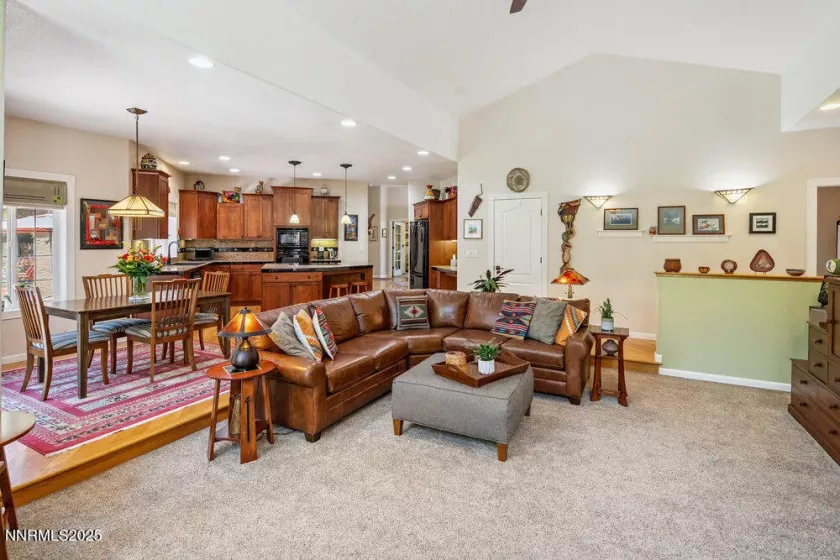 12675 Fieldcreek, Reno, Nevada 89511, 3 Bedrooms Bedrooms, ,3 BathroomsBathrooms,Residential,Residential,Fieldcreek,250052290