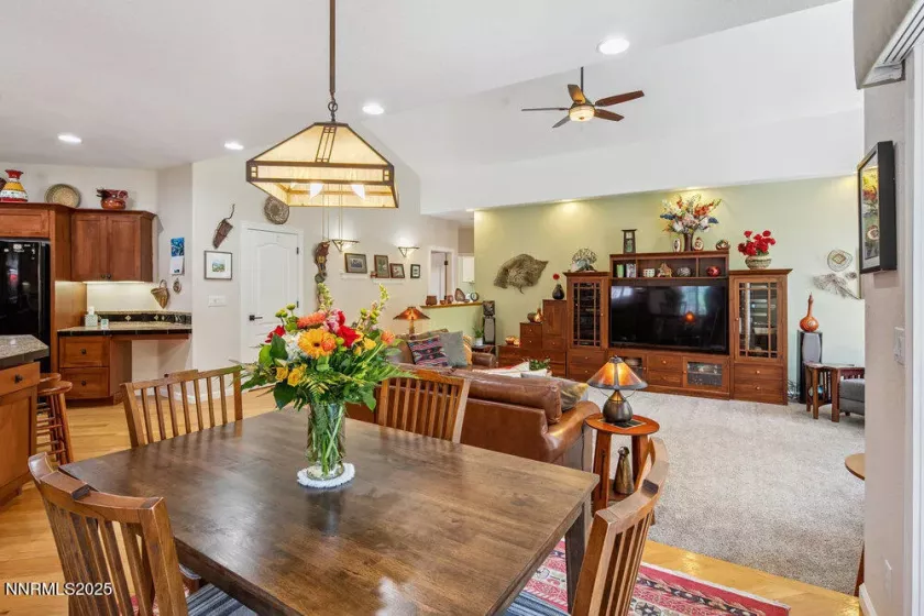 12675 Fieldcreek, Reno, Nevada 89511, 3 Bedrooms Bedrooms, ,3 BathroomsBathrooms,Residential,Residential,Fieldcreek,250052290