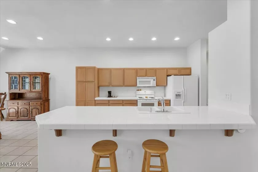 7827 Morro, Sparks, Nevada 89436, 4 Bedrooms Bedrooms, ,3 BathroomsBathrooms,Residential,Residential,Morro,250052307