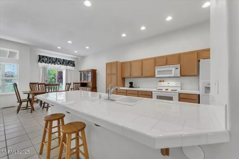 7827 Morro, Sparks, Nevada 89436, 4 Bedrooms Bedrooms, ,3 BathroomsBathrooms,Residential,Residential,Morro,250052307