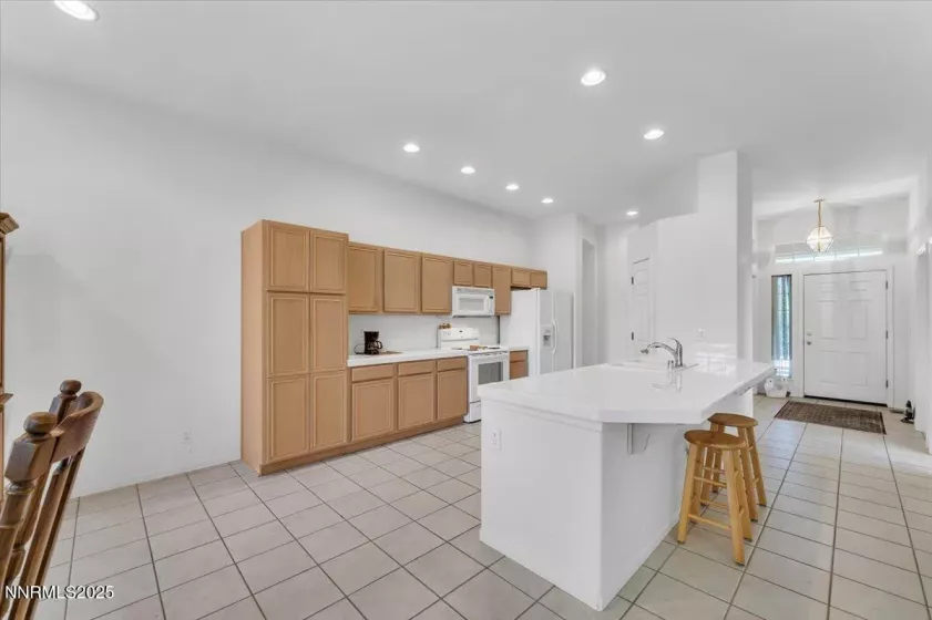 7827 Morro, Sparks, Nevada 89436, 4 Bedrooms Bedrooms, ,3 BathroomsBathrooms,Residential,Residential,Morro,250052307