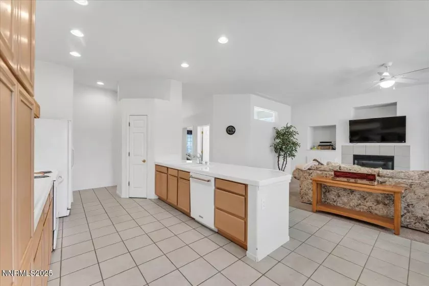 7827 Morro, Sparks, Nevada 89436, 4 Bedrooms Bedrooms, ,3 BathroomsBathrooms,Residential,Residential,Morro,250052307