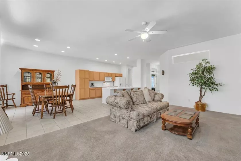 7827 Morro, Sparks, Nevada 89436, 4 Bedrooms Bedrooms, ,3 BathroomsBathrooms,Residential,Residential,Morro,250052307