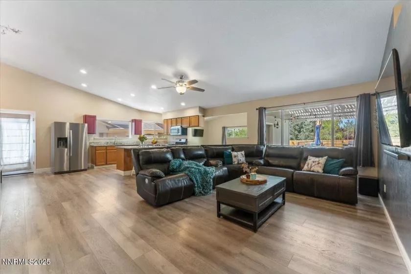 1804 Canyon Terrace, Sparks, Nevada 89436, 4 Bedrooms Bedrooms, ,3 BathroomsBathrooms,Residential,Residential,Canyon Terrace,250052312