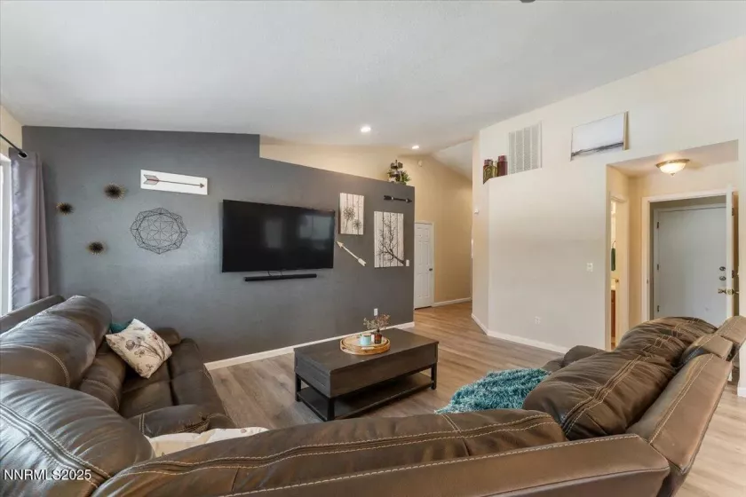 1804 Canyon Terrace, Sparks, Nevada 89436, 4 Bedrooms Bedrooms, ,3 BathroomsBathrooms,Residential,Residential,Canyon Terrace,250052312