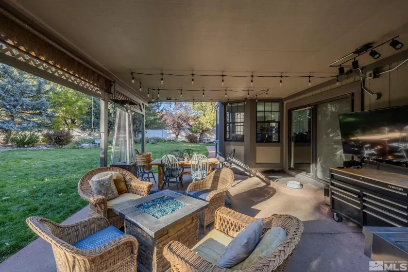 1075 Country Estates, Reno, Nevada 89511, 4 Bedrooms Bedrooms, ,3 BathroomsBathrooms,Residential,Residential,Country Estates,250052313