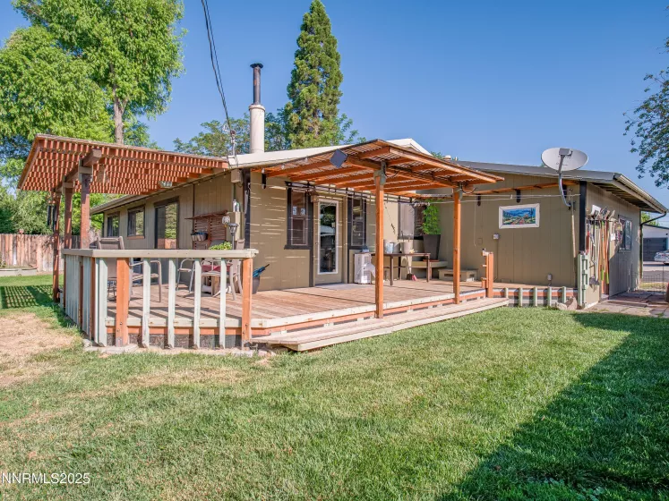 1333 Toiyabe, Gardnerville, Nevada 89410, 3 Bedrooms Bedrooms, ,2 BathroomsBathrooms,Residential,Residential,Toiyabe,250052317