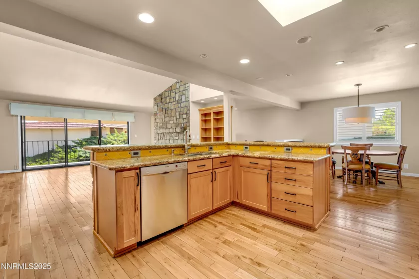 3467 Skyline, Reno, Nevada 89509, 2 Bedrooms Bedrooms, ,2 BathroomsBathrooms,Residential,Residential,Skyline,250050954