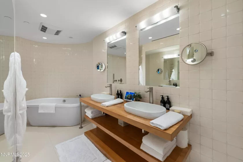 580 Gonowabie, Crystal Bay, Nevada 89402, 4 Bedrooms Bedrooms, ,5 BathroomsBathrooms,Residential,Residential,Gonowabie,250052330