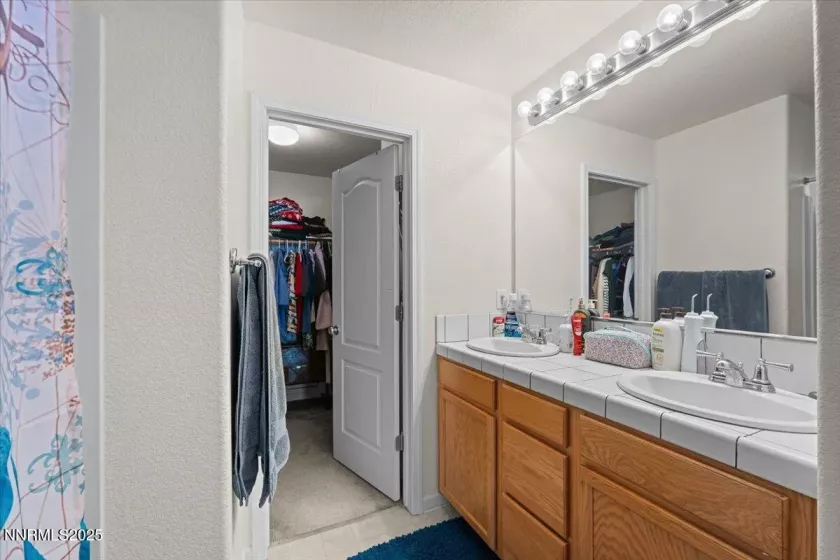7221 Windswept, Sparks, Nevada 89436, 4 Bedrooms Bedrooms, ,3 BathroomsBathrooms,Residential,Residential,Windswept,250052338