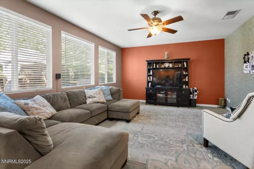7221 Windswept, Sparks, Nevada 89436, 4 Bedrooms Bedrooms, ,3 BathroomsBathrooms,Residential,Residential,Windswept,250052338