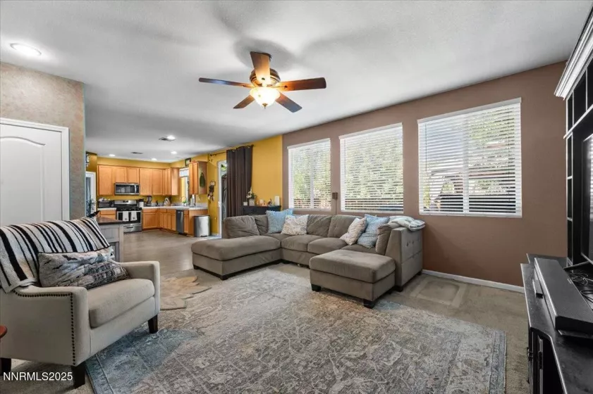 7221 Windswept, Sparks, Nevada 89436, 4 Bedrooms Bedrooms, ,3 BathroomsBathrooms,Residential,Residential,Windswept,250052338