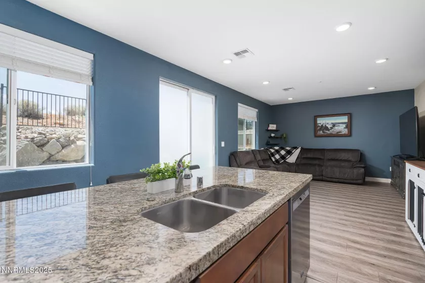 4808 Black Falcon, Sun Valley, Nevada 89433, 3 Bedrooms Bedrooms, ,3 BathroomsBathrooms,Residential,Residential,Black Falcon,250052346