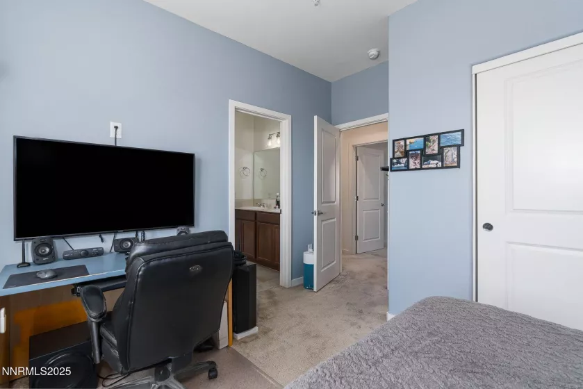 4808 Black Falcon, Sun Valley, Nevada 89433, 3 Bedrooms Bedrooms, ,3 BathroomsBathrooms,Residential,Residential,Black Falcon,250052346