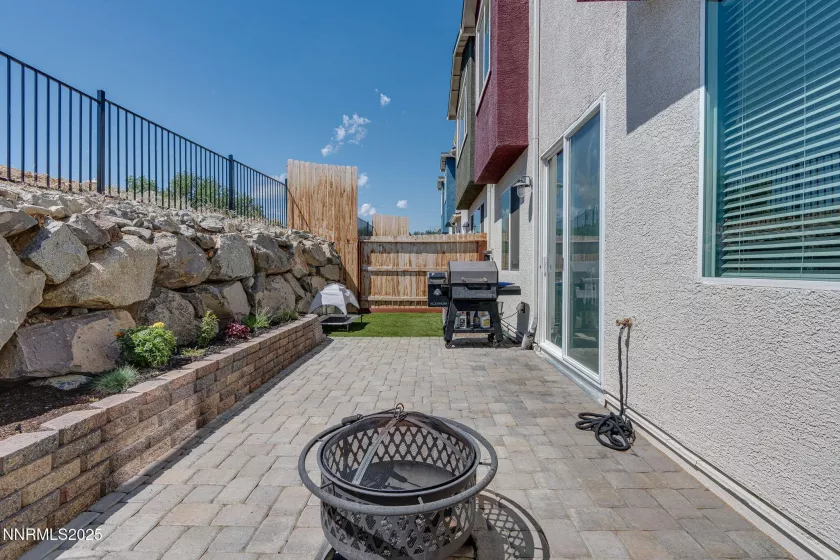 4808 Black Falcon, Sun Valley, Nevada 89433, 3 Bedrooms Bedrooms, ,3 BathroomsBathrooms,Residential,Residential,Black Falcon,250052346