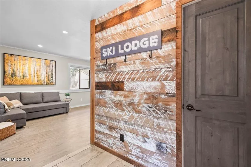 872 Tanager, Incline Village, Nevada 89451, 1 Bedroom Bedrooms, ,1 BathroomBathrooms,Residential,Residential,Tanager,250052347