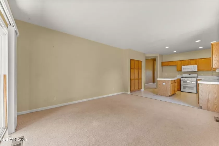 10040 Windy Creek, Reno, Nevada 89506, 4 Bedrooms Bedrooms, ,2 BathroomsBathrooms,Residential,Residential,Windy Creek,250052348
