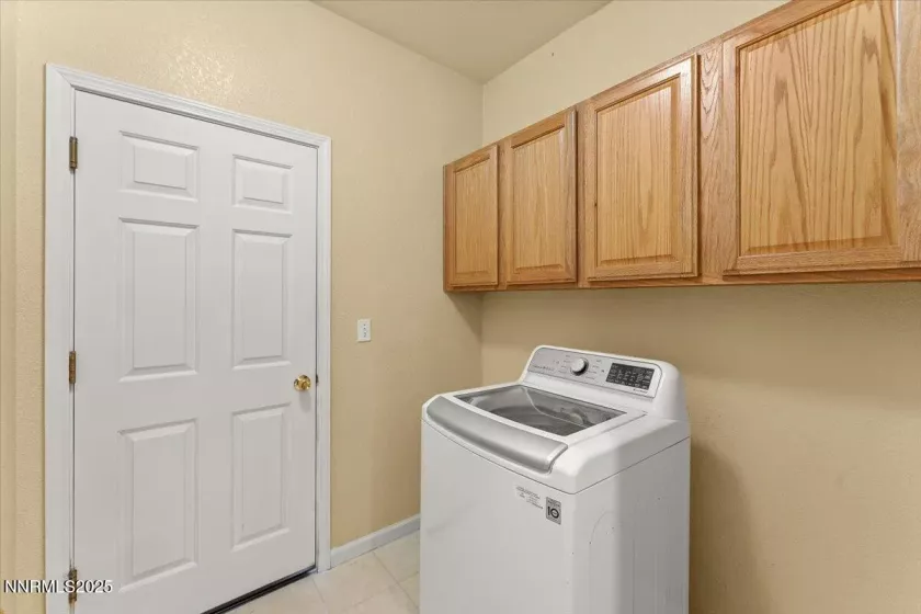 10040 Windy Creek, Reno, Nevada 89506, 4 Bedrooms Bedrooms, ,2 BathroomsBathrooms,Residential,Residential,Windy Creek,250052348