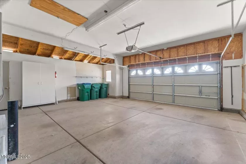 10040 Windy Creek, Reno, Nevada 89506, 4 Bedrooms Bedrooms, ,2 BathroomsBathrooms,Residential,Residential,Windy Creek,250052348