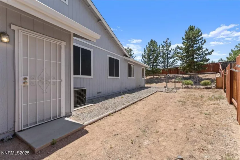 10040 Windy Creek, Reno, Nevada 89506, 4 Bedrooms Bedrooms, ,2 BathroomsBathrooms,Residential,Residential,Windy Creek,250052348