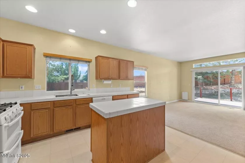 10040 Windy Creek, Reno, Nevada 89506, 4 Bedrooms Bedrooms, ,2 BathroomsBathrooms,Residential,Residential,Windy Creek,250052348