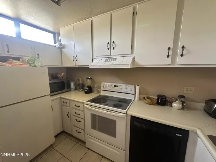 863 Nutmeg, Reno, Nevada 89502, 2 Bedrooms Bedrooms, ,2 BathroomsBathrooms,Residential,Residential,Nutmeg,250052349