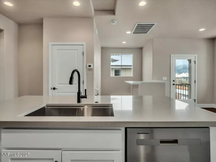 469 Blackbird, Gardnerville, Nevada 89410, 2 Bedrooms Bedrooms, ,2 BathroomsBathrooms,Residential,Residential,Blackbird,250052351