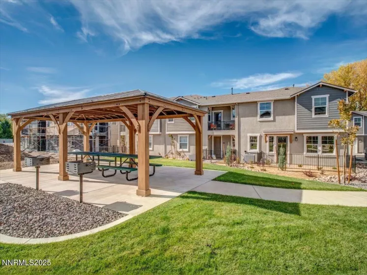 451 Blackbird, Gardnerville, Nevada 89410, 2 Bedrooms Bedrooms, ,2 BathroomsBathrooms,Residential,Residential,Blackbird,250052353