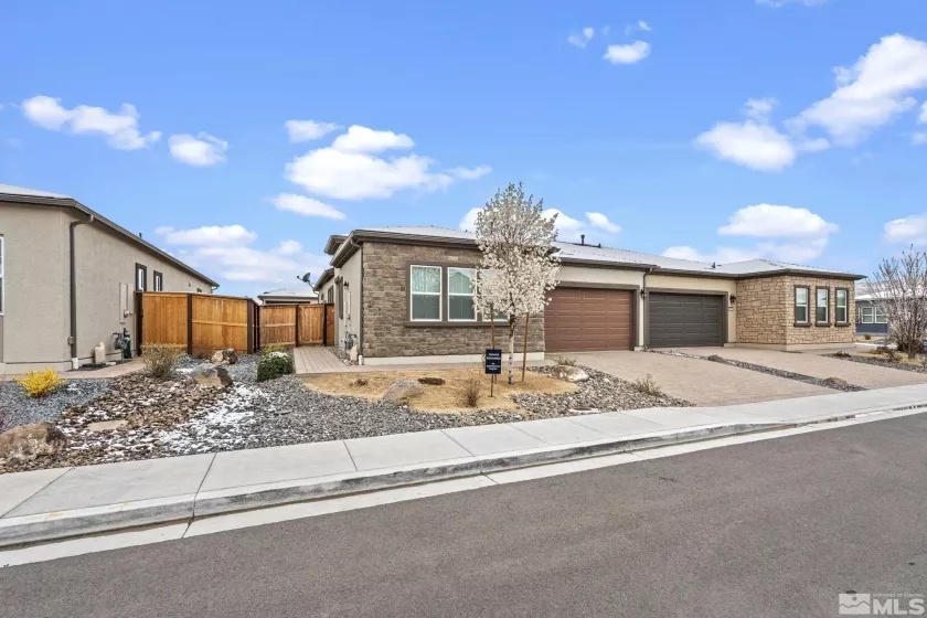 7393 Oakmont, Sparks, Nevada 89441, 2 Bedrooms Bedrooms, ,2 BathroomsBathrooms,Residential,Residential,Oakmont,250004203