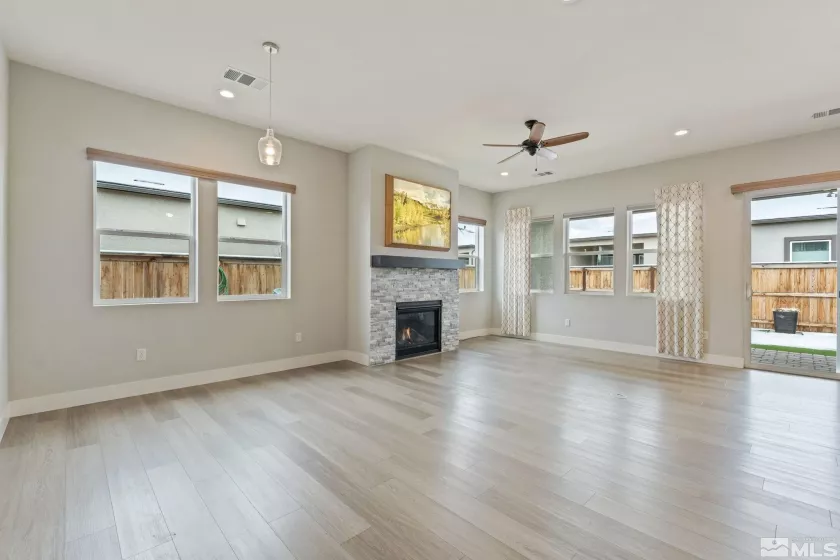 7393 Oakmont, Sparks, Nevada 89441, 2 Bedrooms Bedrooms, ,2 BathroomsBathrooms,Residential,Residential,Oakmont,250004203