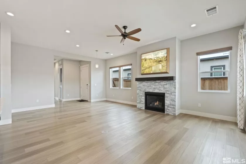 7393 Oakmont, Sparks, Nevada 89441, 2 Bedrooms Bedrooms, ,2 BathroomsBathrooms,Residential,Residential,Oakmont,250004203