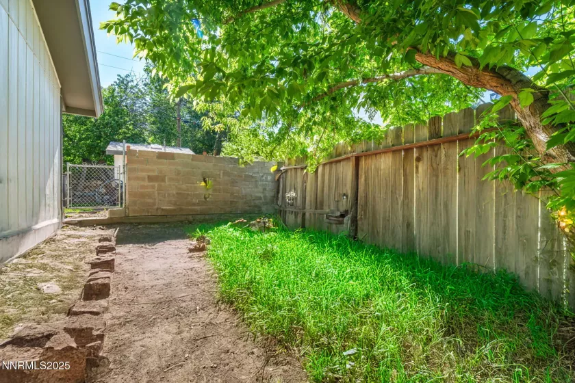 700 Highland, Carson City, Nevada 89703, 4 Bedrooms Bedrooms, ,3 BathroomsBathrooms,Residential,Residential,Highland,250052360