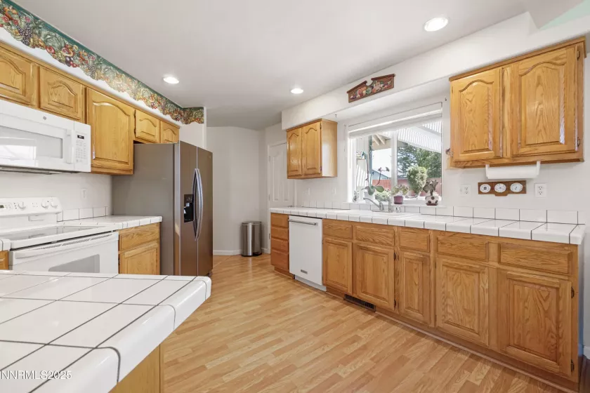 1427 Shasta, Gardnerville, Nevada 89460, 3 Bedrooms Bedrooms, ,2 BathroomsBathrooms,Residential,Residential,Shasta,250052361