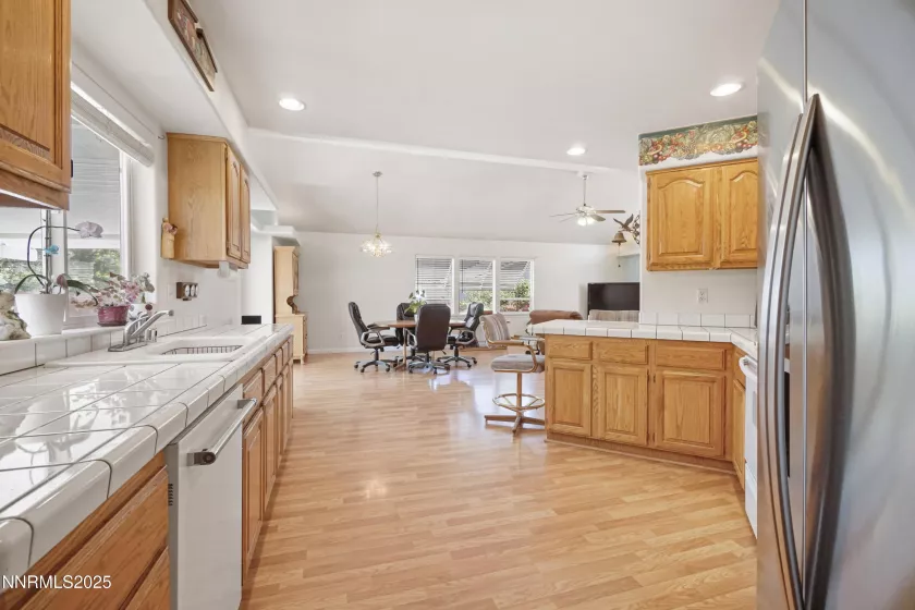 1427 Shasta, Gardnerville, Nevada 89460, 3 Bedrooms Bedrooms, ,2 BathroomsBathrooms,Residential,Residential,Shasta,250052361