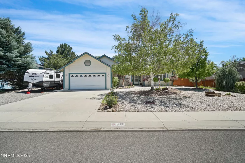 1427 Shasta, Gardnerville, Nevada 89460, 3 Bedrooms Bedrooms, ,2 BathroomsBathrooms,Residential,Residential,Shasta,250052361