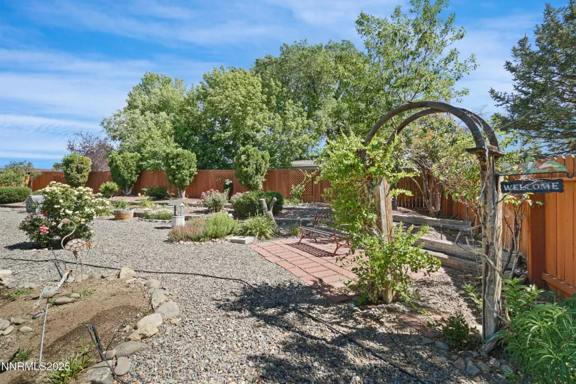 1427 Shasta, Gardnerville, Nevada 89460, 3 Bedrooms Bedrooms, ,2 BathroomsBathrooms,Residential,Residential,Shasta,250052361