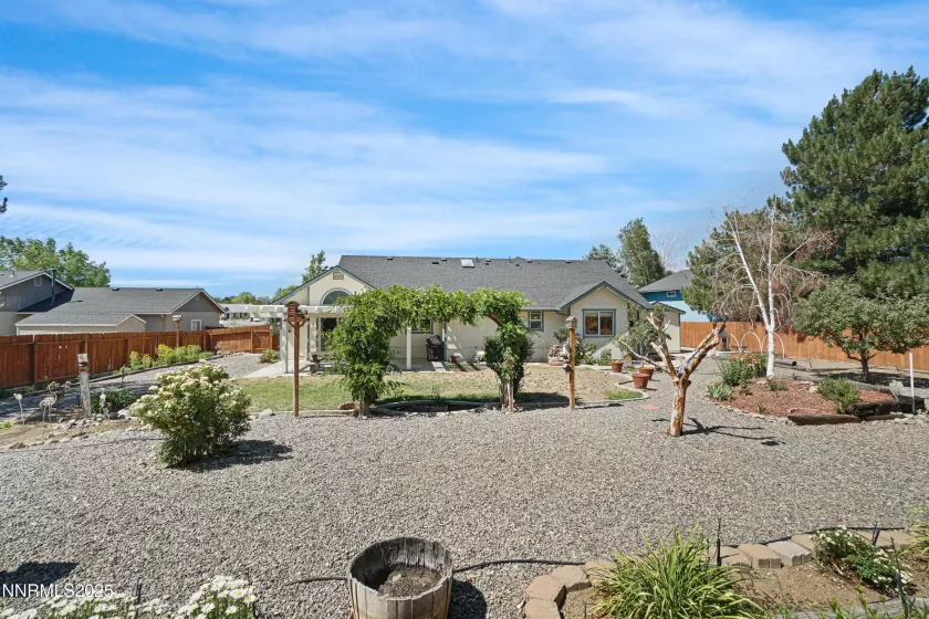 1427 Shasta, Gardnerville, Nevada 89460, 3 Bedrooms Bedrooms, ,2 BathroomsBathrooms,Residential,Residential,Shasta,250052361