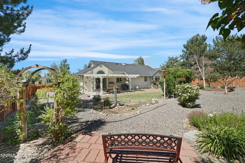 1427 Shasta, Gardnerville, Nevada 89460, 3 Bedrooms Bedrooms, ,2 BathroomsBathrooms,Residential,Residential,Shasta,250052361